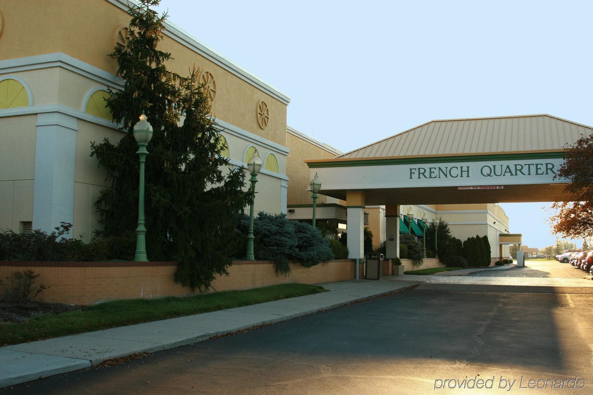 Holiday Inn Perrysburg French Quarter Экстерьер фото