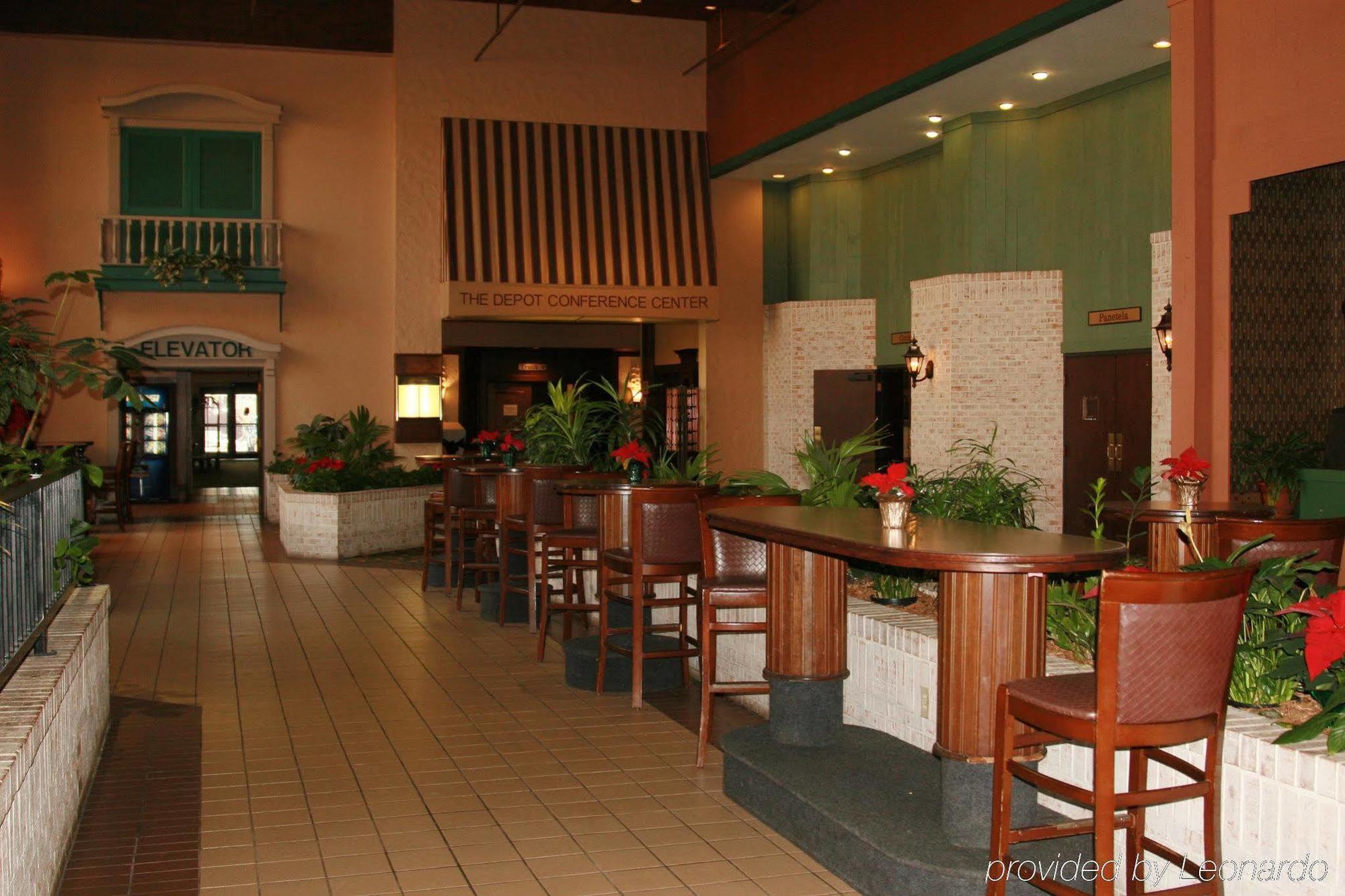 Holiday Inn Perrysburg French Quarter Ресторан фото